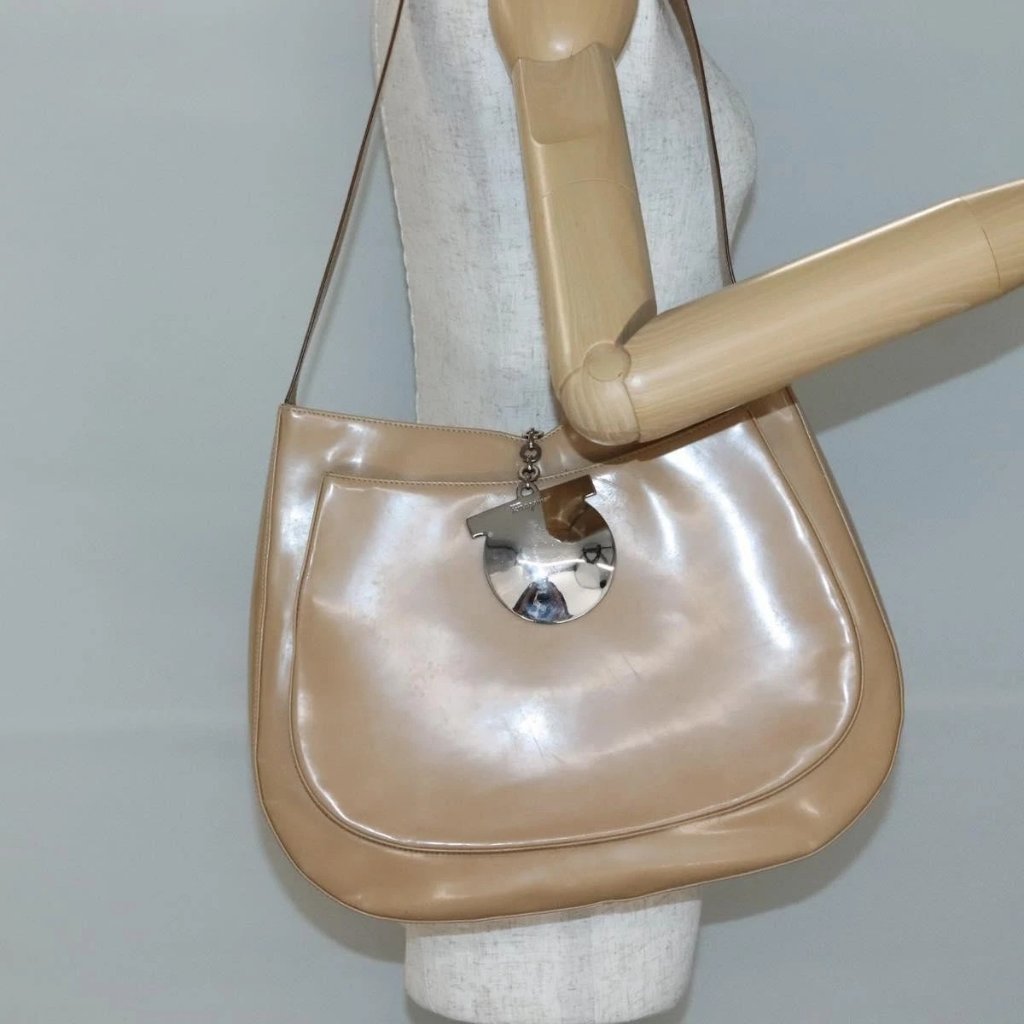 Salvatore Ferragamo Shoulder Bag Enamel Beige Silver Auth Bs29120